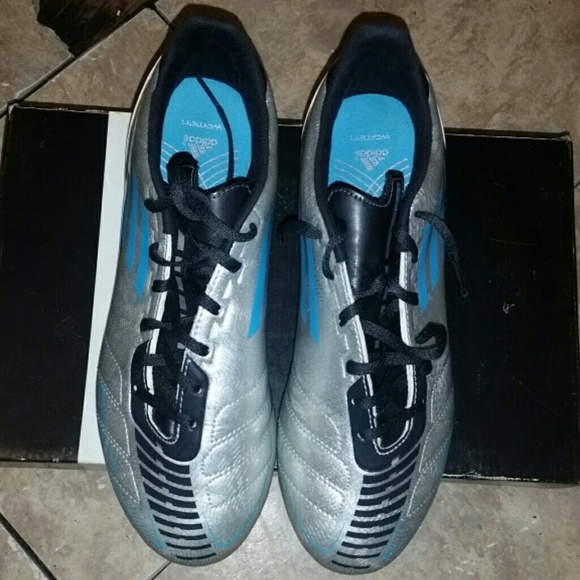 Soccer cleats