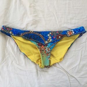 XS Luli Fama Brazilian Scrunch Bottoms