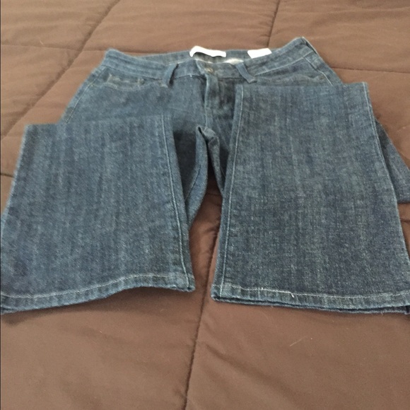 NWOT Levi jeans! So cute! Don't fit me - Picture 3 of 4