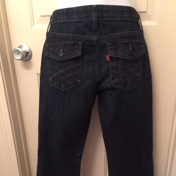 NWOT Levi jeans! So cute! Don't fit me - Picture 2 of 4