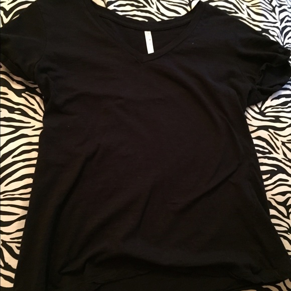 Black tee