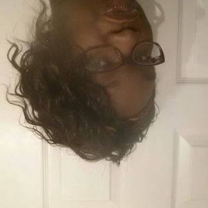 Meet your Posher, Dominique