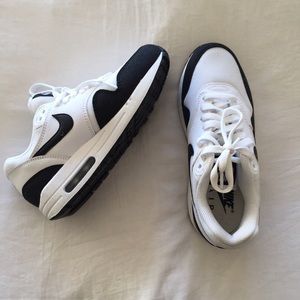 LIMITED EDITION - NWOT - Nike Air Max 1 Essentials