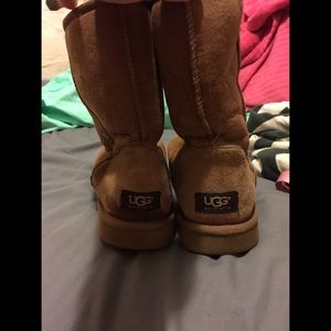 Used tan uggs ✨ make an offer✨