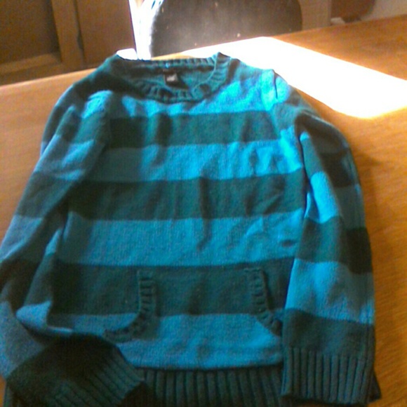 RUE 21 SWEATER - Picture 1 of 1