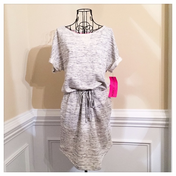 Betsey Johnson Dresses & Skirts - 🎀NWT Betsey Johnson Sweatshirt Dress w Pockets🎀