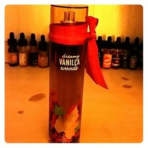 Bath and body works dreamy vanilla woods
