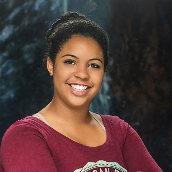 Meet your Posher, Aaliyah - Picture 1 of 1