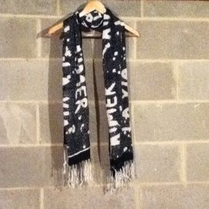 🎁🎁 Black and White Scarf