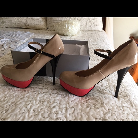 Never worn size 8.5 heels