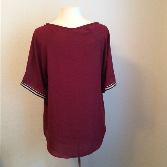 LAST ONE! (plus) Burgundy top - Picture 3 of 3
