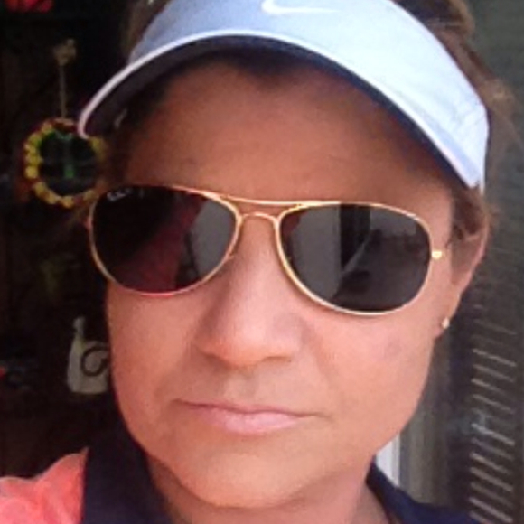 Meet your Posher, Lisa - Picture 1 of 1