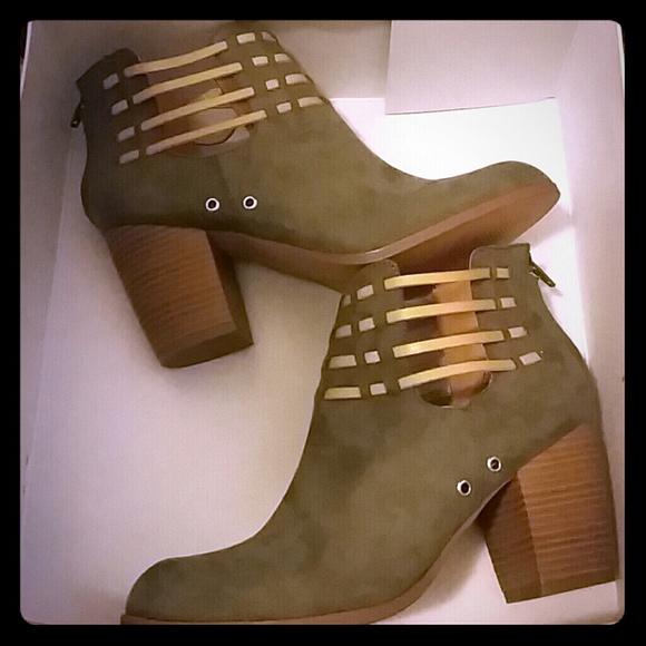 Target boots - Picture 1 of 1