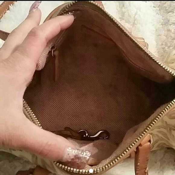 Dooney & Bourke tan leather handbag - Picture 3 of 4