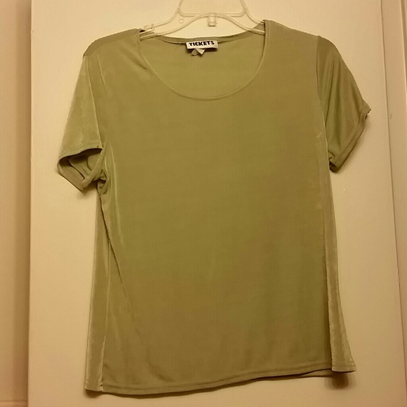 SOFT MINT GREEN LADIES TOP