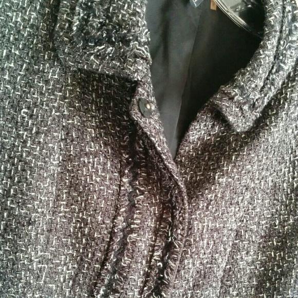 Tahari Woven Black & White Long Tweed Jacket sz S - Picture 4 of 4
