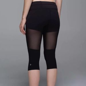 Lululemon tough training crops