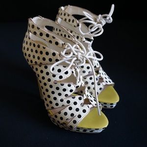 Truth or Dare Heels by Madonna Sz 5