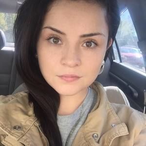 Meet your Posher, Cecilia