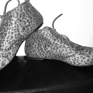 Cheetah print laced shoes ⭐️