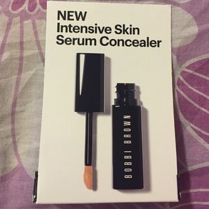 Sample of Bobbi Brown Concealer