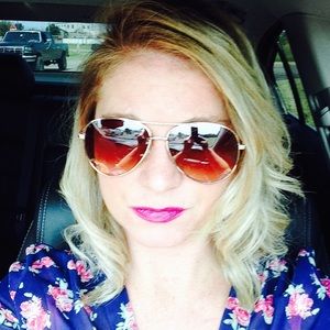 Meet your Posher, Jennifer