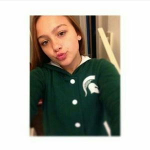 Meet your Posher, Helena