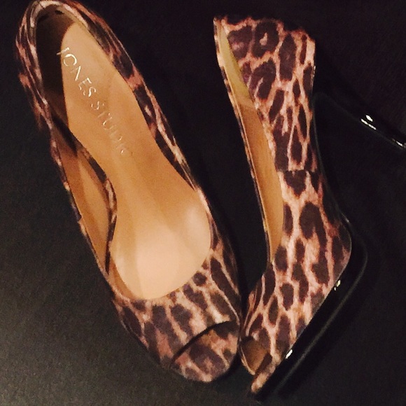 🔥🔥Super sexy animal print heels🔥🔥 - Picture 3 of 4