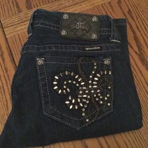 MISS ME - CHAIN REACTION FLEUR DE LIS JEANS