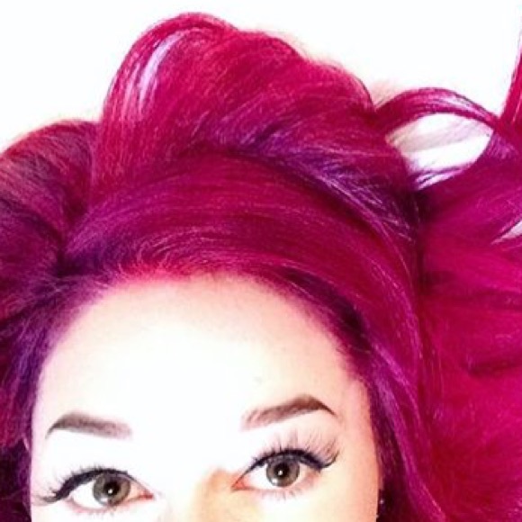 Meet your Posher, Bree - Picture 1 of 4