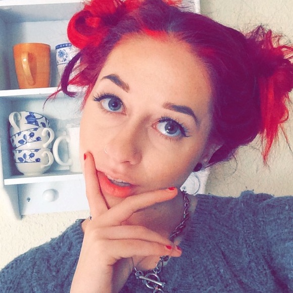 Meet your Posher, Bree - Picture 2 of 4