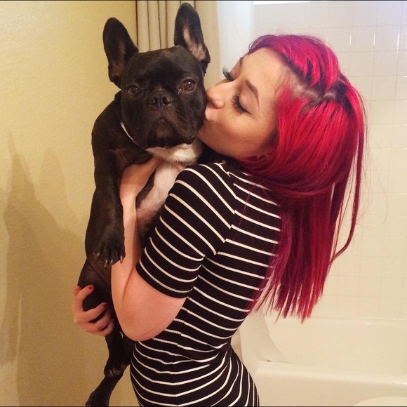 Meet your Posher, Bree - Picture 4 of 4