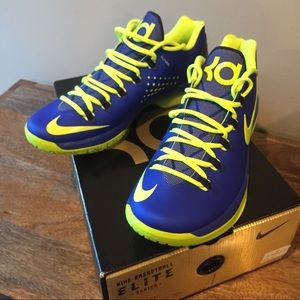 KD V elites. Too small for me. Mint condition