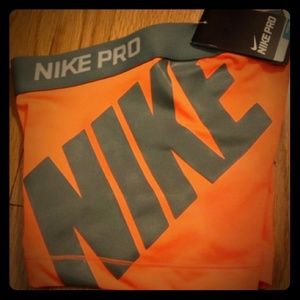 ISO these Nike pros