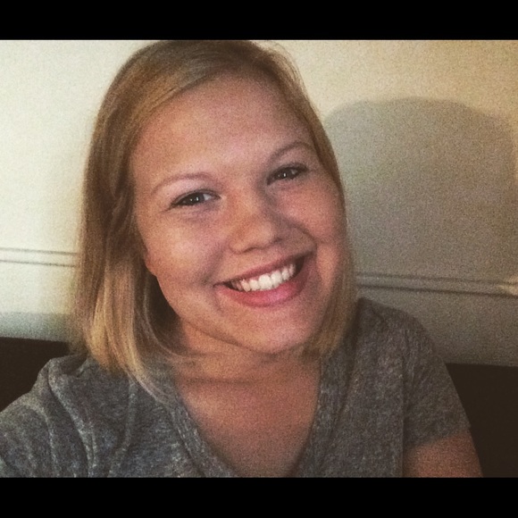 Meet your Posher, Nicole