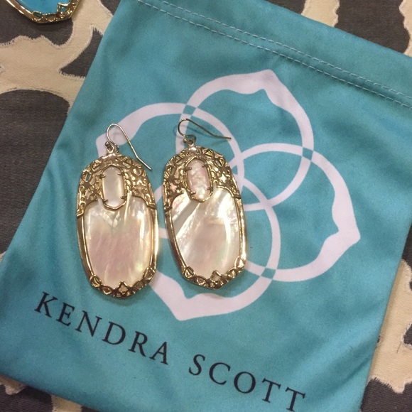 SOLD Kendra Scott Deva Danielle's
