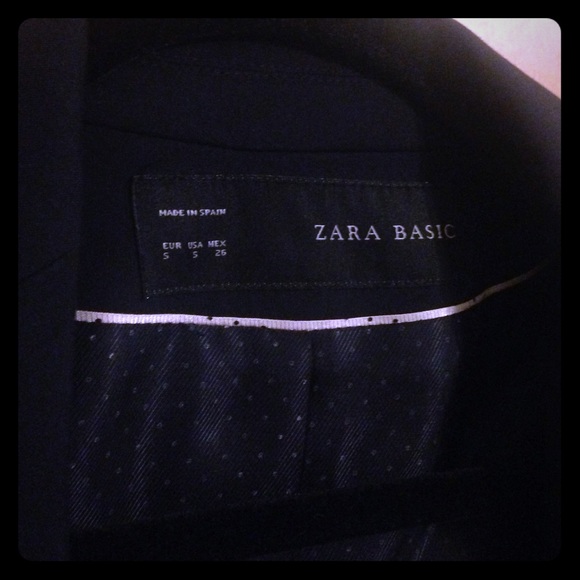 Professional ZARA BASICS navy blazer. 👔
