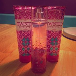 NEW! Twisted peppermint BATH & BODY WORKS set!