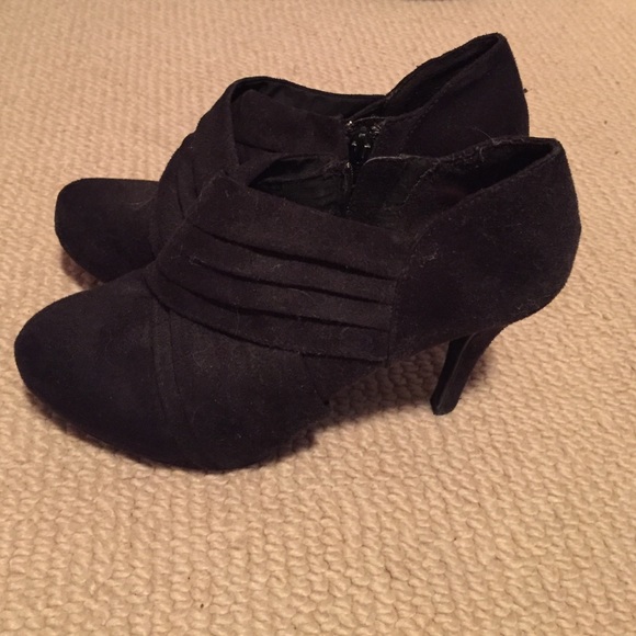 Heeled booties - Picture 1 of 4