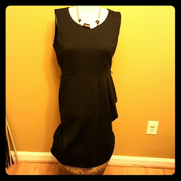 Black short sleeve elegant dress mid-calf