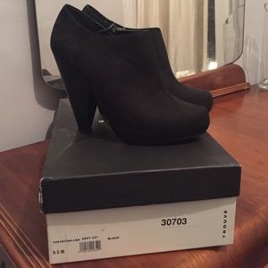 Trové Booties