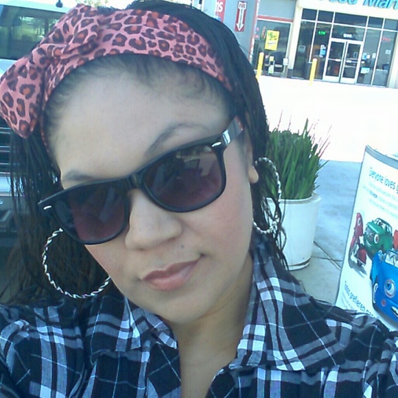 Meet your Posher, Mireya - Picture 1 of 1