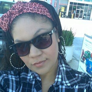 Meet your Posher, Mireya
