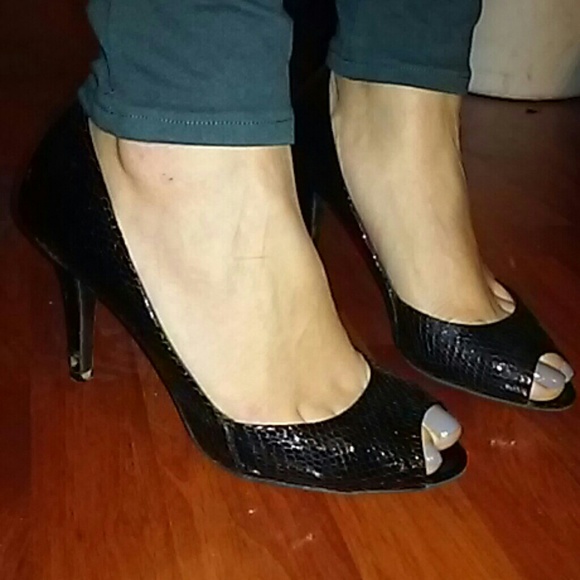 🎈SALE!! Black Peep Toe Heels