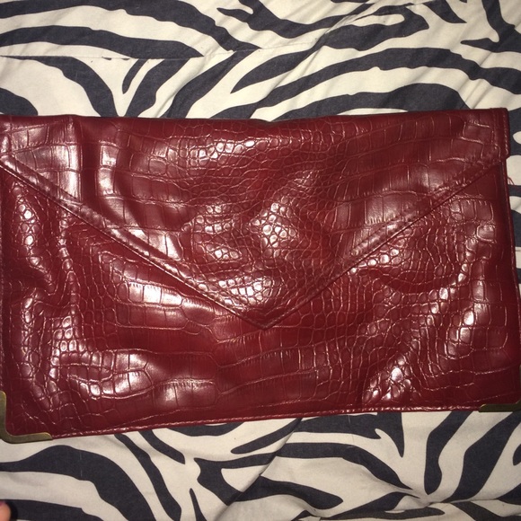 Crocodile print red thin clutch - Picture 1 of 4