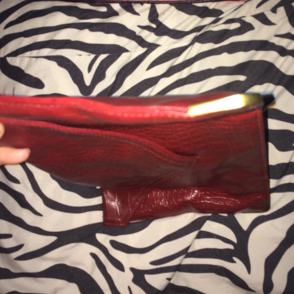 Crocodile print red thin clutch - Picture 2 of 4