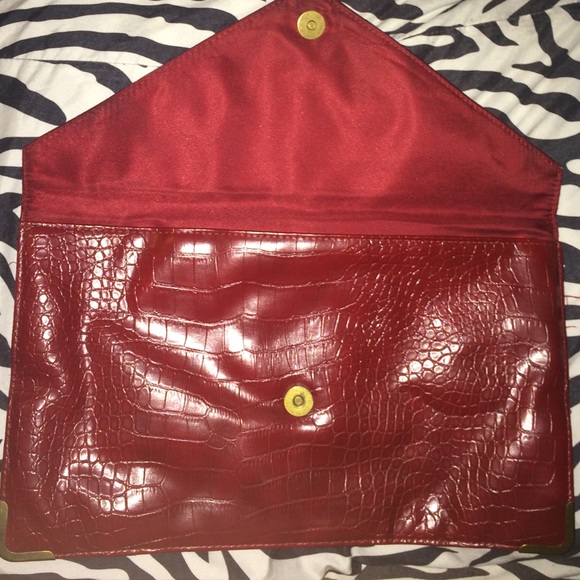 Crocodile print red thin clutch - Picture 3 of 4