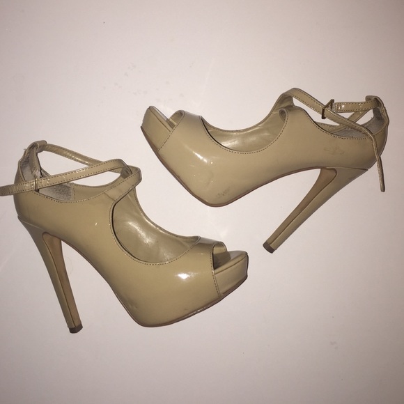 ❌❌Sold❌❌Steve Madden Nude Heels