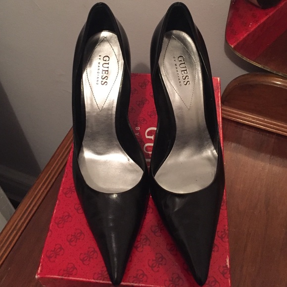 Guess By Marciano Shoes Black Pumps By Guess Carrie Poshmark Find the right products at the right price every time. poshmark