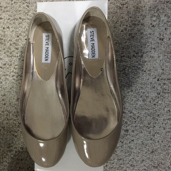 Steve Madden Nude Patent Flats